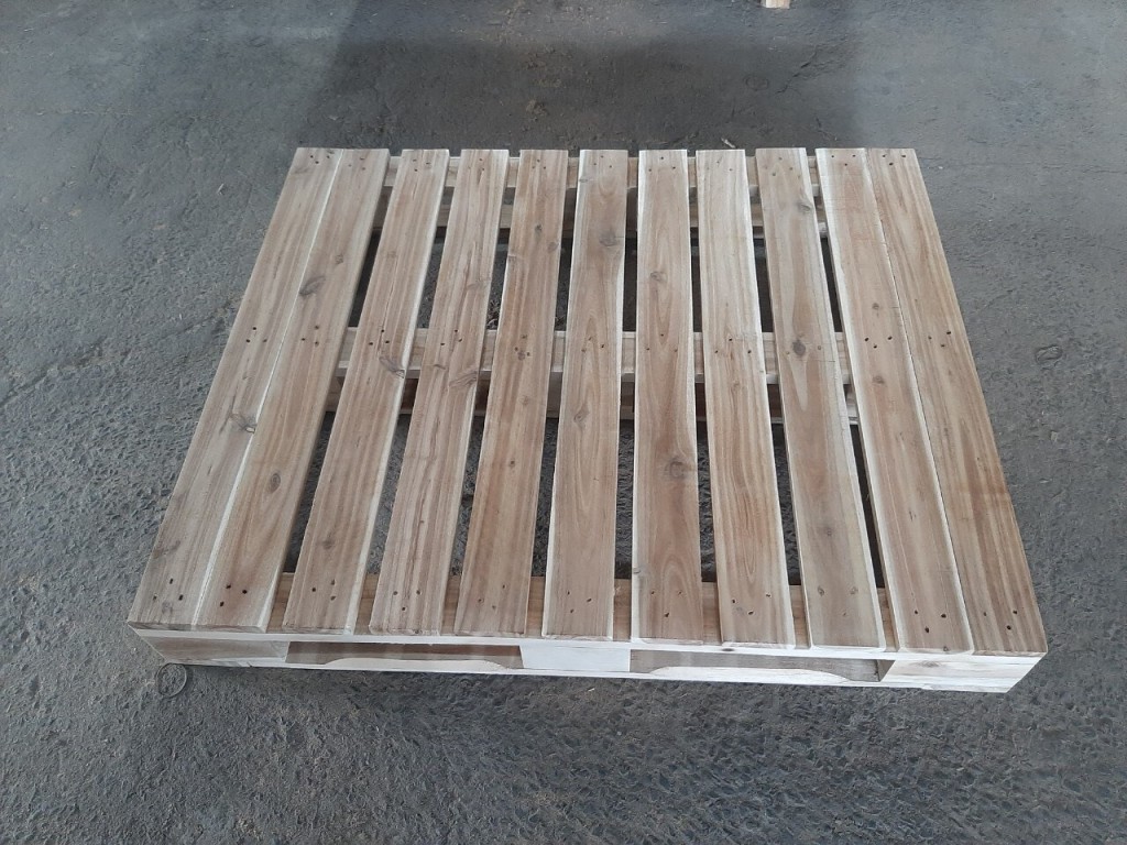 pallet 4 hướng nâng