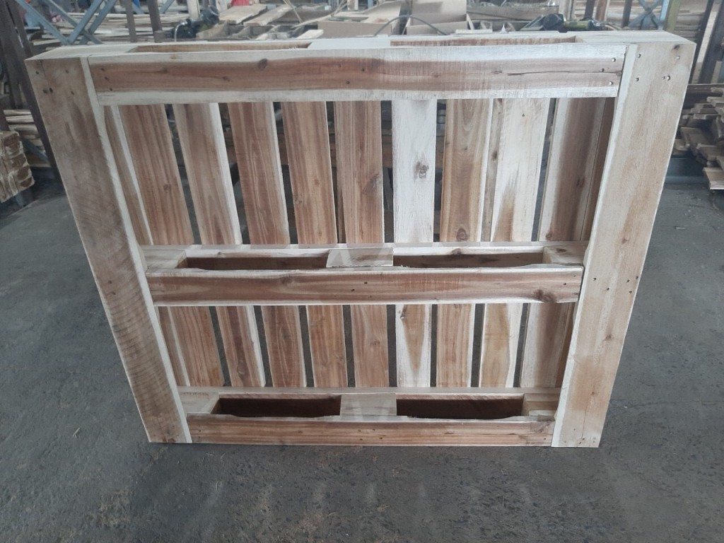 pallet 4 hướng nâng