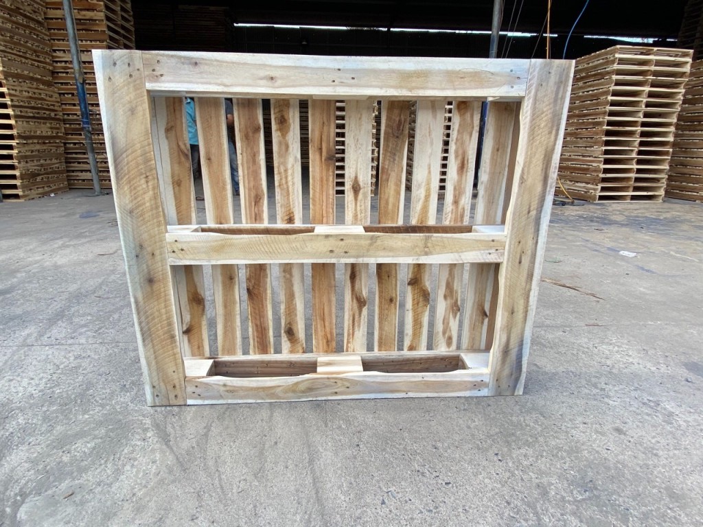 pallet 4 hướng nâng