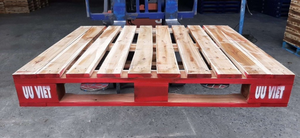 pallet 4 hướng nâng