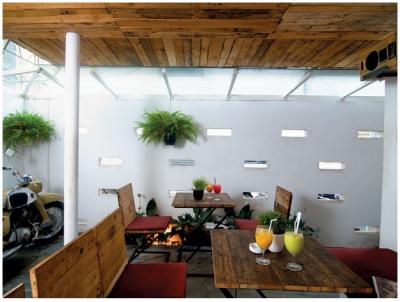 Quán cafe từ pallet gỗ