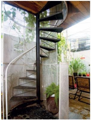 Quán cafe từ pallet gỗ